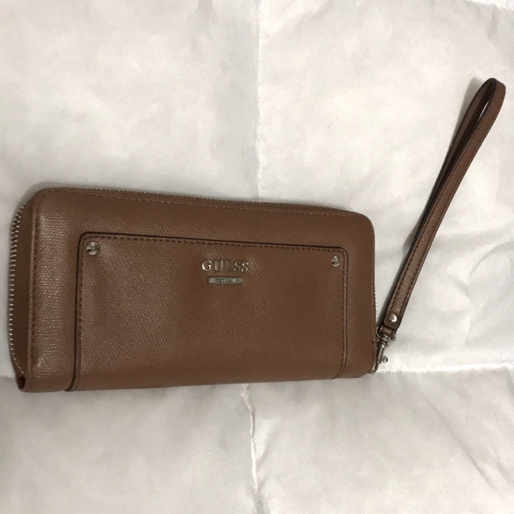 GUESS wallet
